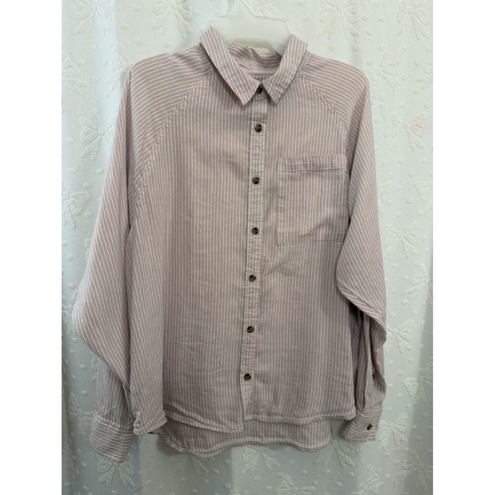SO Light Pink and White Striped Casual Button-Down. Women’s shirt. Shirt size L